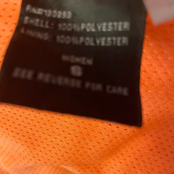 new balance windbreaker - Picture 4 of 5